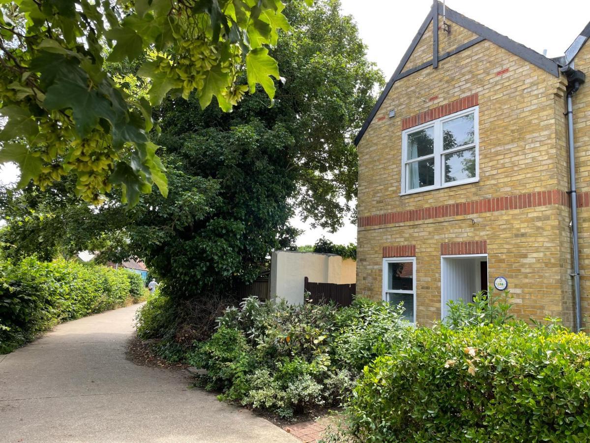 Courtyard House, With Parking And Patio Garden Villa Whitstable Buitenkant foto